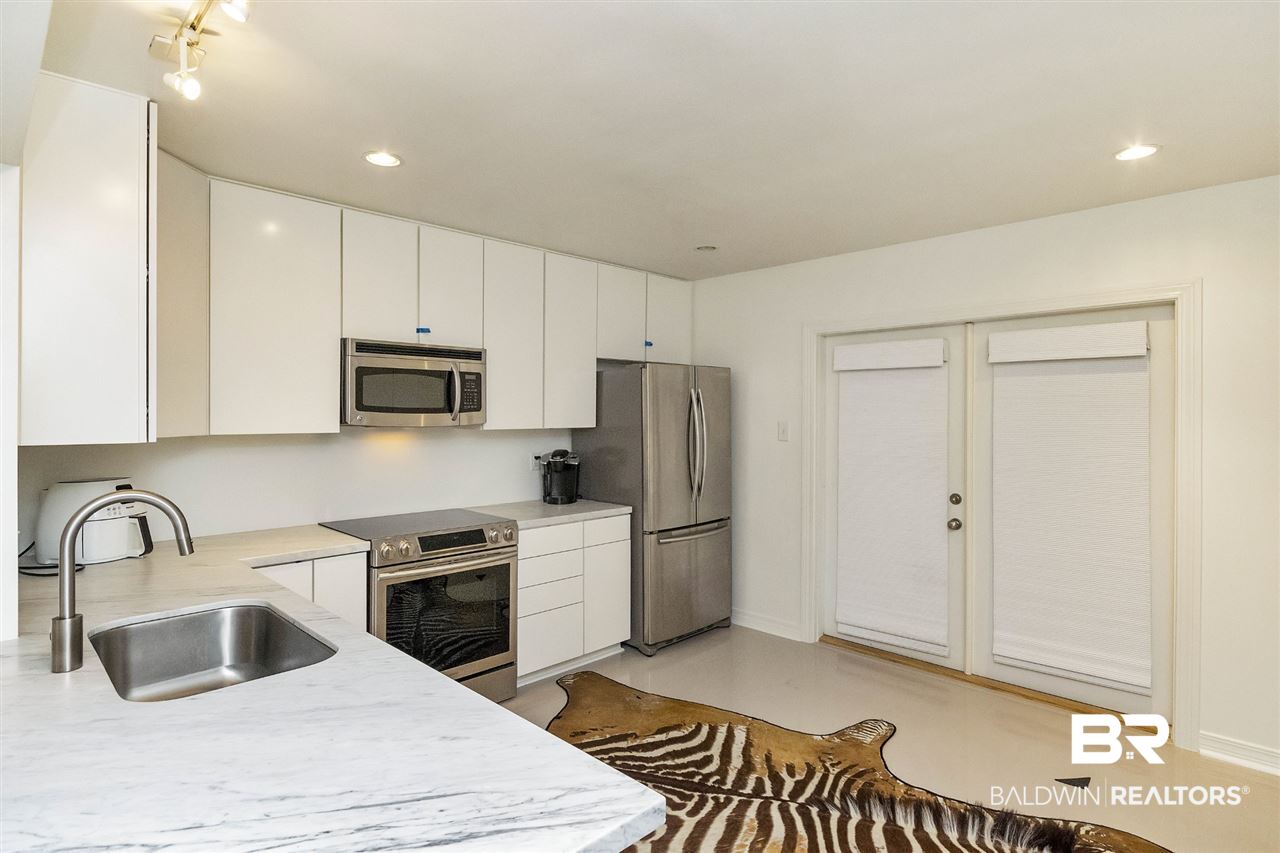 Old Shell Road, Unit E22 Mobile, AL 36608 - Photo 14 of 21
