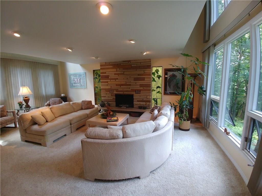 138 Berwyn Road Pittsburgh, PA 15237 - Photo 4 of 19 Gallery Image 4