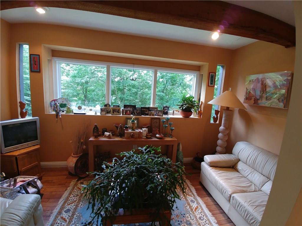138 Berwyn Road Pittsburgh, PA 15237 - Photo 6 of 19 Gallery Image 6