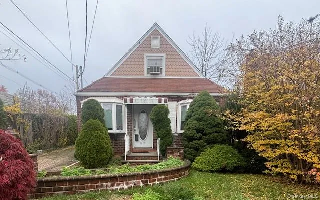 $669,000 | 62 12th Avenue, Mineola, NY 11501