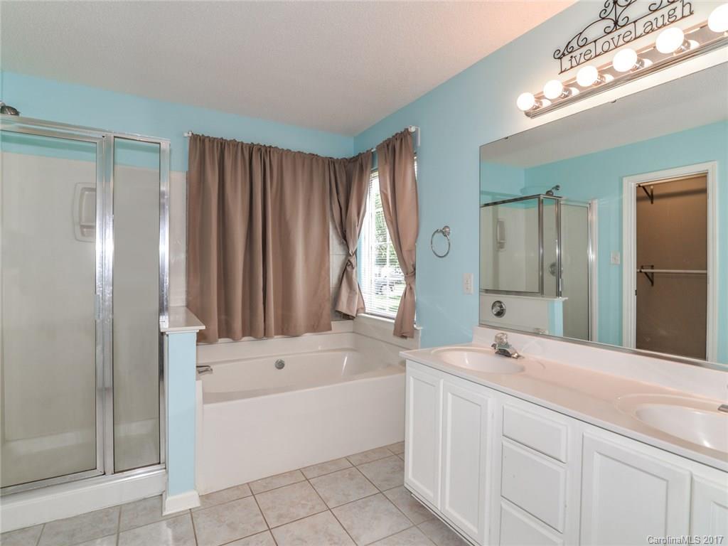 8316 Fox Swamp Road Charlotte, NC 28215 - Photo 12 of 19 Gallery Image 12