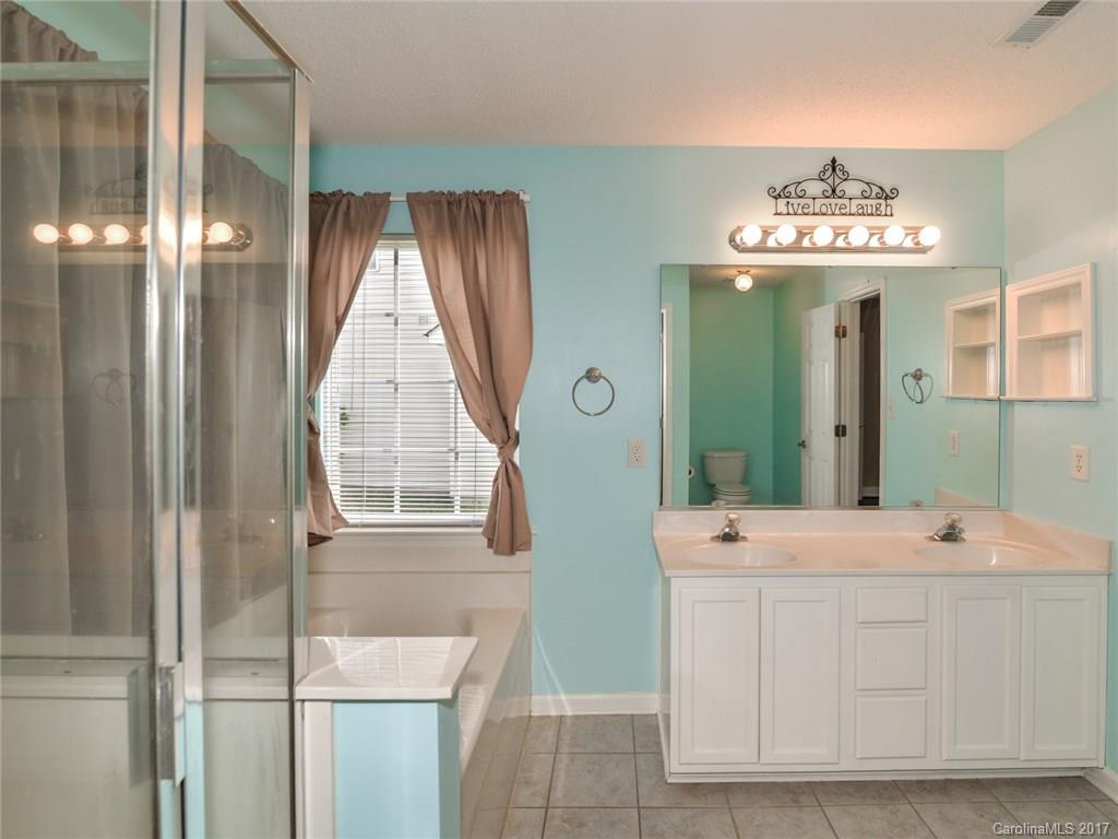 8316 Fox Swamp Road Charlotte, NC 28215 - Photo 13 of 19 Gallery Image 13
