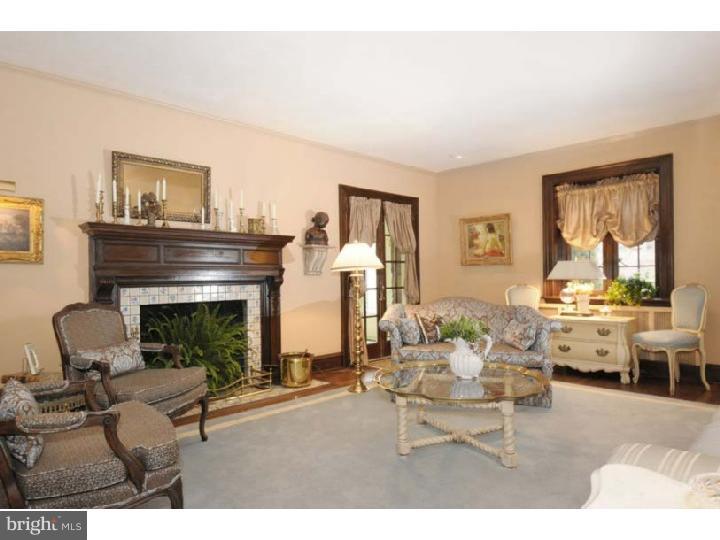434 Warick Road Wynnewood, PA 19096 - Photo 5 of 20 Living Room