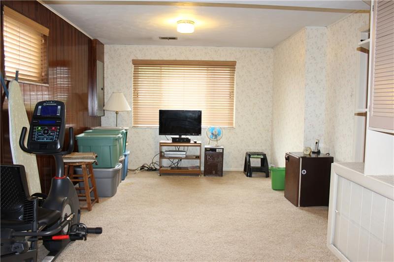176 Reed Drive Pittsburgh, PA 15205 - Photo 12 of 25 Gallery Image 12