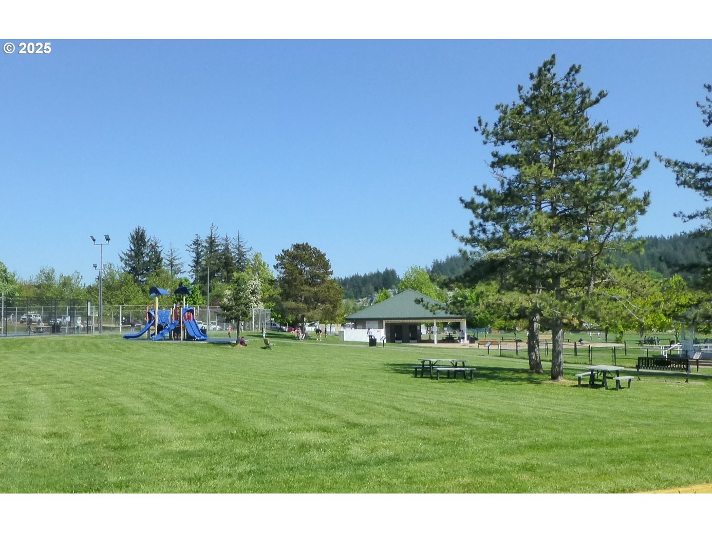 13888 Southeast King Road Happy Valley, OR 97086 - Photo 14 of 22 Gallery Image 14