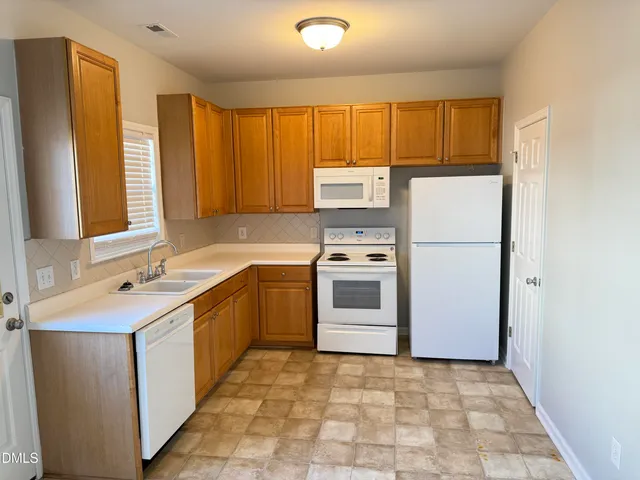 $239,000 | 2833 Bennington Drive, Clayton, NC 27520