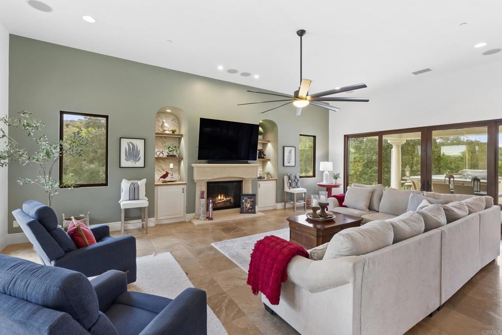 4229 Bridlewood Road Fallbrook, CA 92028 - Photo 16 of 51 Family Room