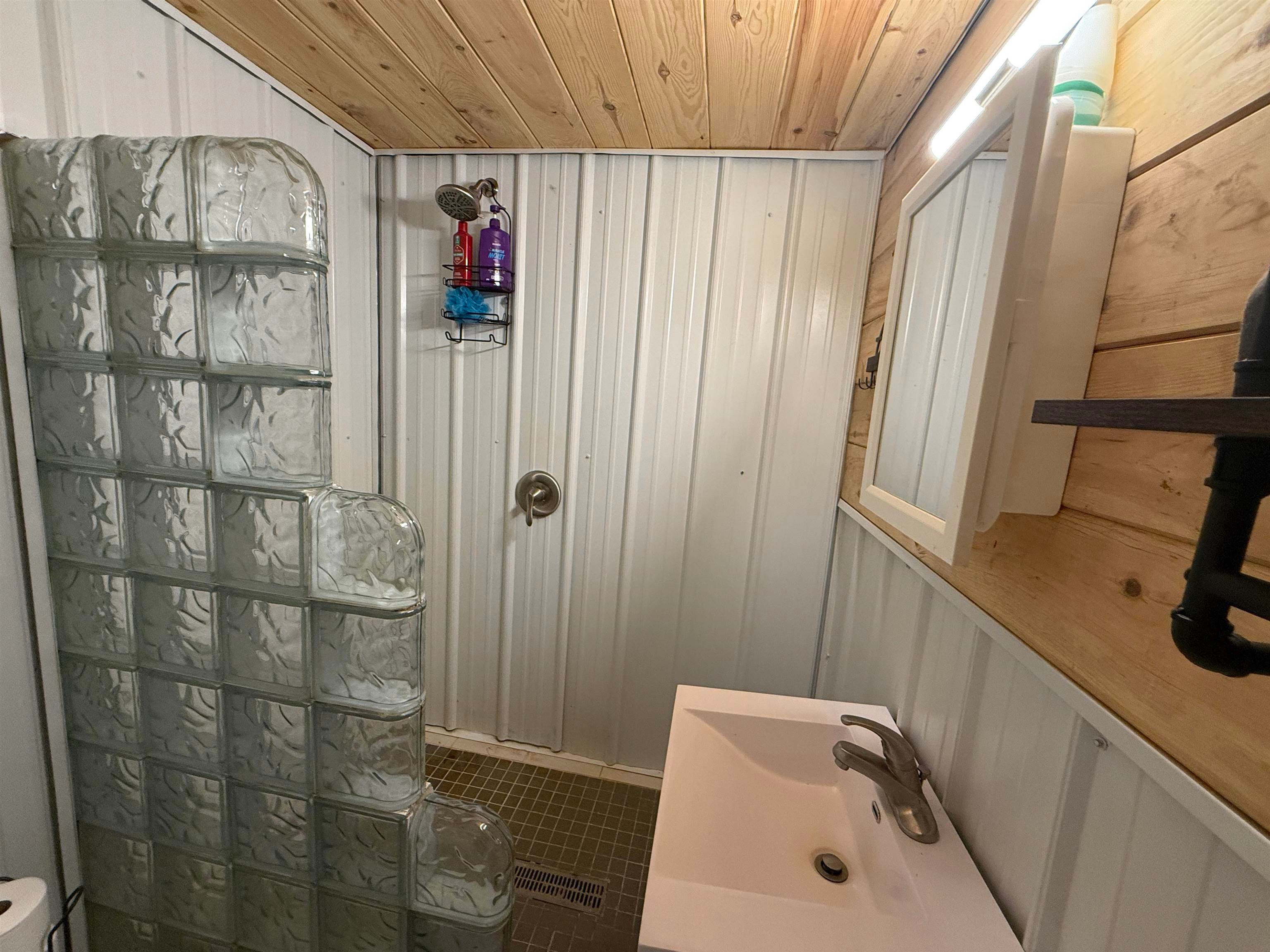 504 Hilo Road Gladwin, MI 48624 - Photo 50 of 52 Gallery Image 50