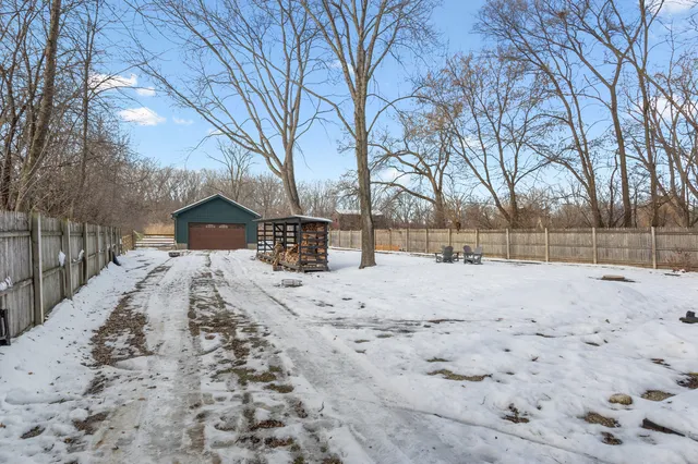 $389,900 | 2113 Highwood Road, McHenry, IL 60051