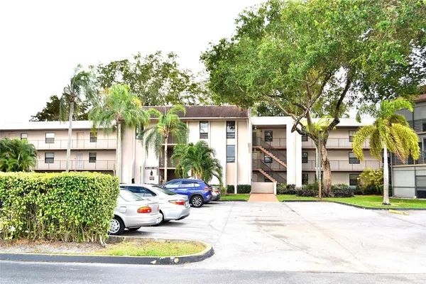 $154,900 | 8150 West McNab Road, Unit 210, Tamarac, FL 33321