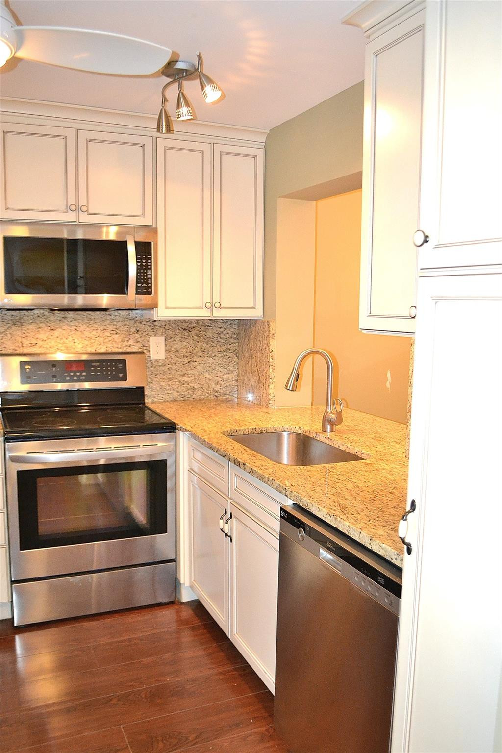 8150 West McNab Road, Unit 210 Tamarac, FL 33321 - Photo 14 of 20 Photo 14