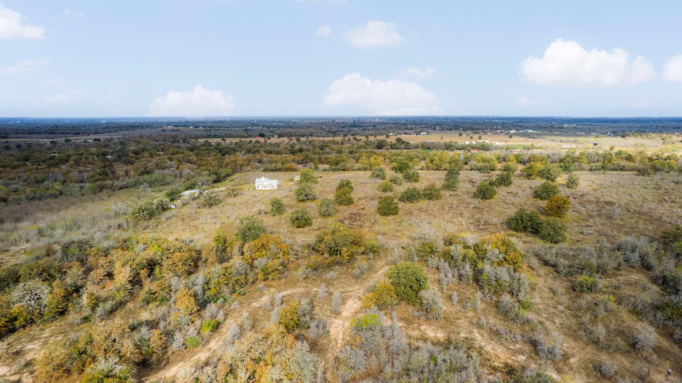 2124 Bugtussle Lane Luling, TX 78648 - Photo 22 of 25 a view of an ocean