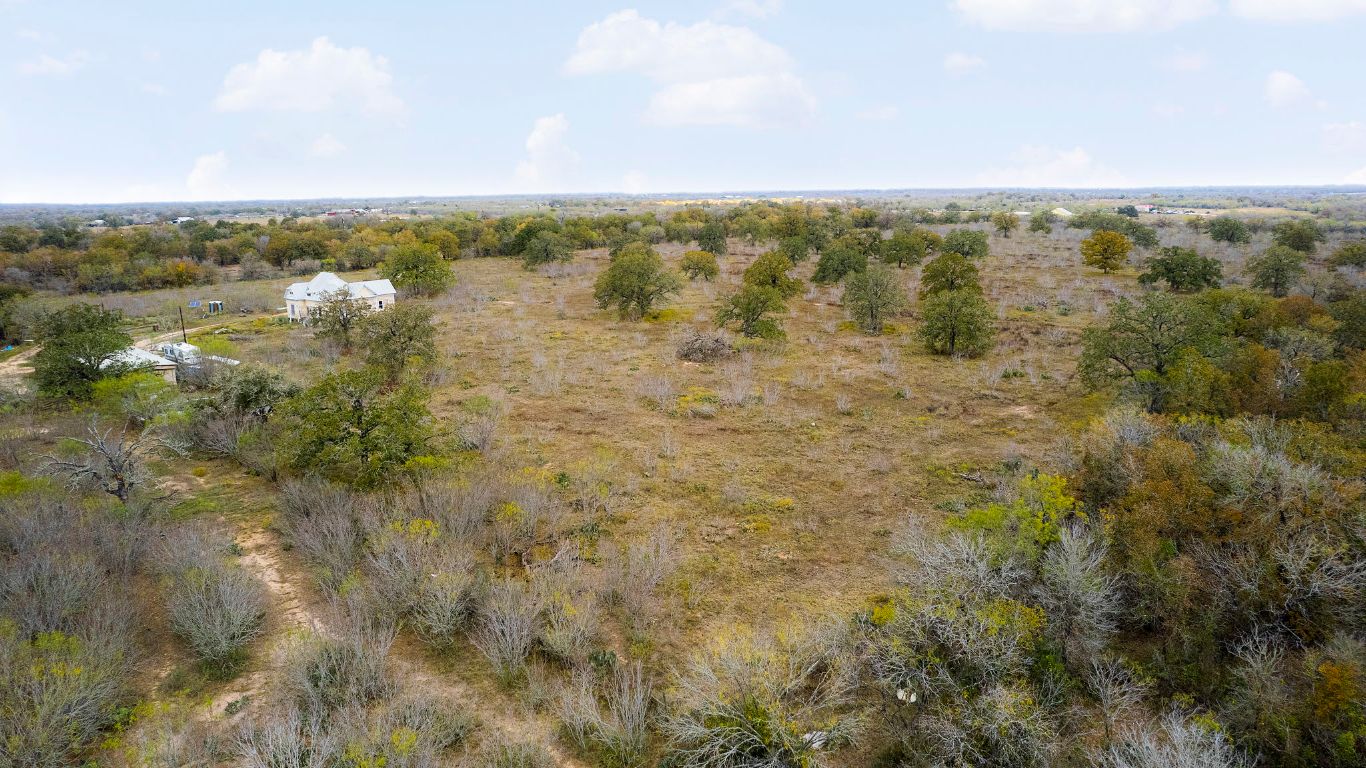 2124 Bugtussle Lane Luling, TX 78648 - Photo 8 of 25 a view of a city