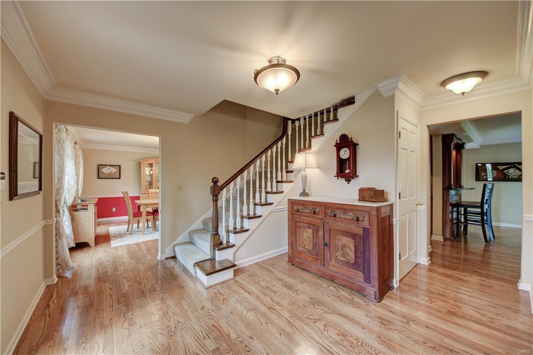 108 North Mosley Road St. Louis, MO 63141 - Photo 5 of 39 Gallery Image 5