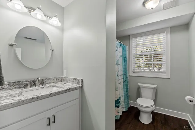 $900,000 | 207 Fox Runn Drive, Lynchburg, VA 24503