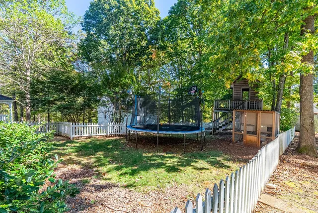 $900,000 | 207 Fox Runn Drive, Lynchburg, VA 24503