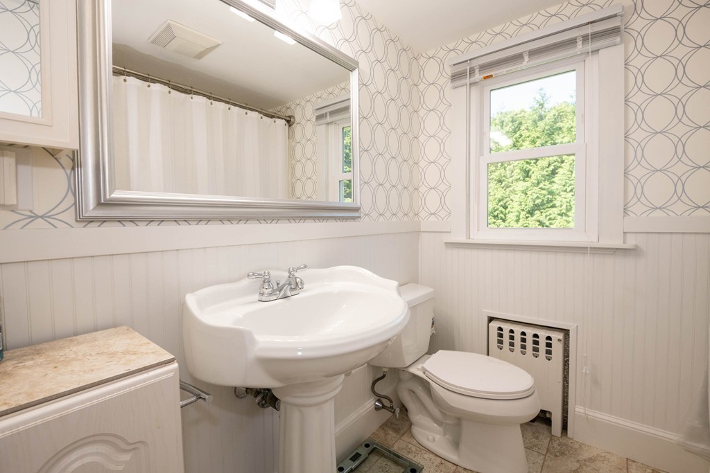 8 Davis Road Beverly, MA 01915 - Photo 26 of 30 Gallery Image 26