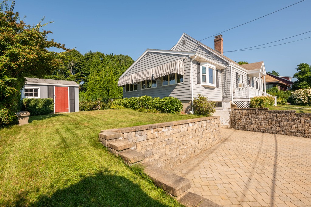 8 Davis Road Beverly, MA 01915 - Photo 3 of 30 Gallery Image 3