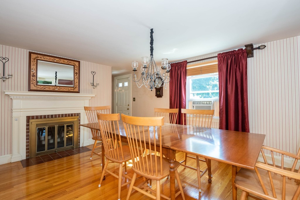 8 Davis Road Beverly, MA 01915 - Photo 4 of 30 Gallery Image 4