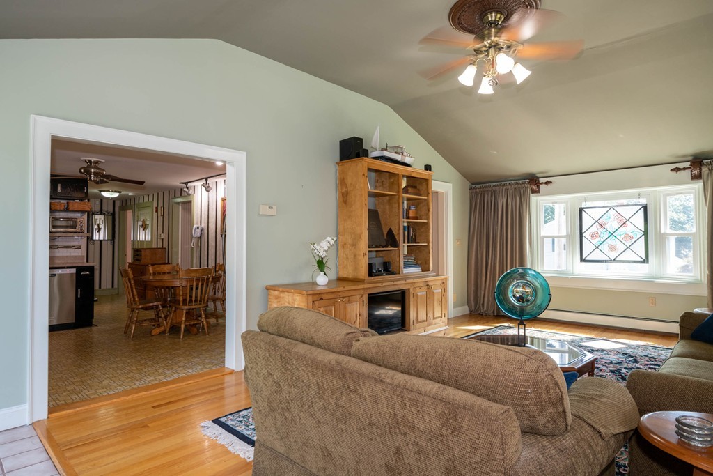 8 Davis Road Beverly, MA 01915 - Photo 10 of 30 Gallery Image 10