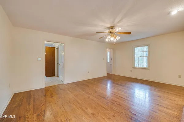 $449,000 | 203 Sasanoa Court, Kingsport, TN 37664