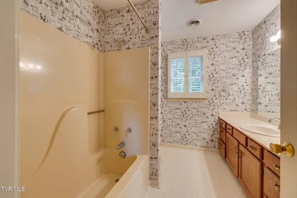 $449,000 | 203 Sasanoa Court, Kingsport, TN 37664