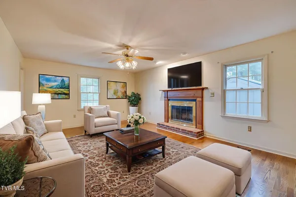 $449,000 | 203 Sasanoa Court, Kingsport, TN 37664