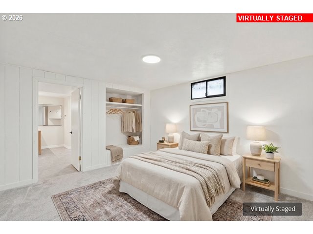 420 Water Street Heppner, OR 97836 - Photo 22 of 48 a bedroom with a bed and a lamp