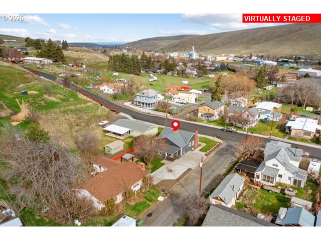 420 Water Street Heppner, OR 97836 - Photo 40 of 48 an aerial view of city ocean and trees