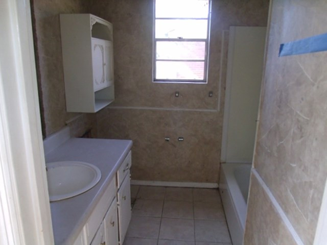 4520 Cox Road Evans, GA 30809 - Photo 8 of 15 Owner Bath