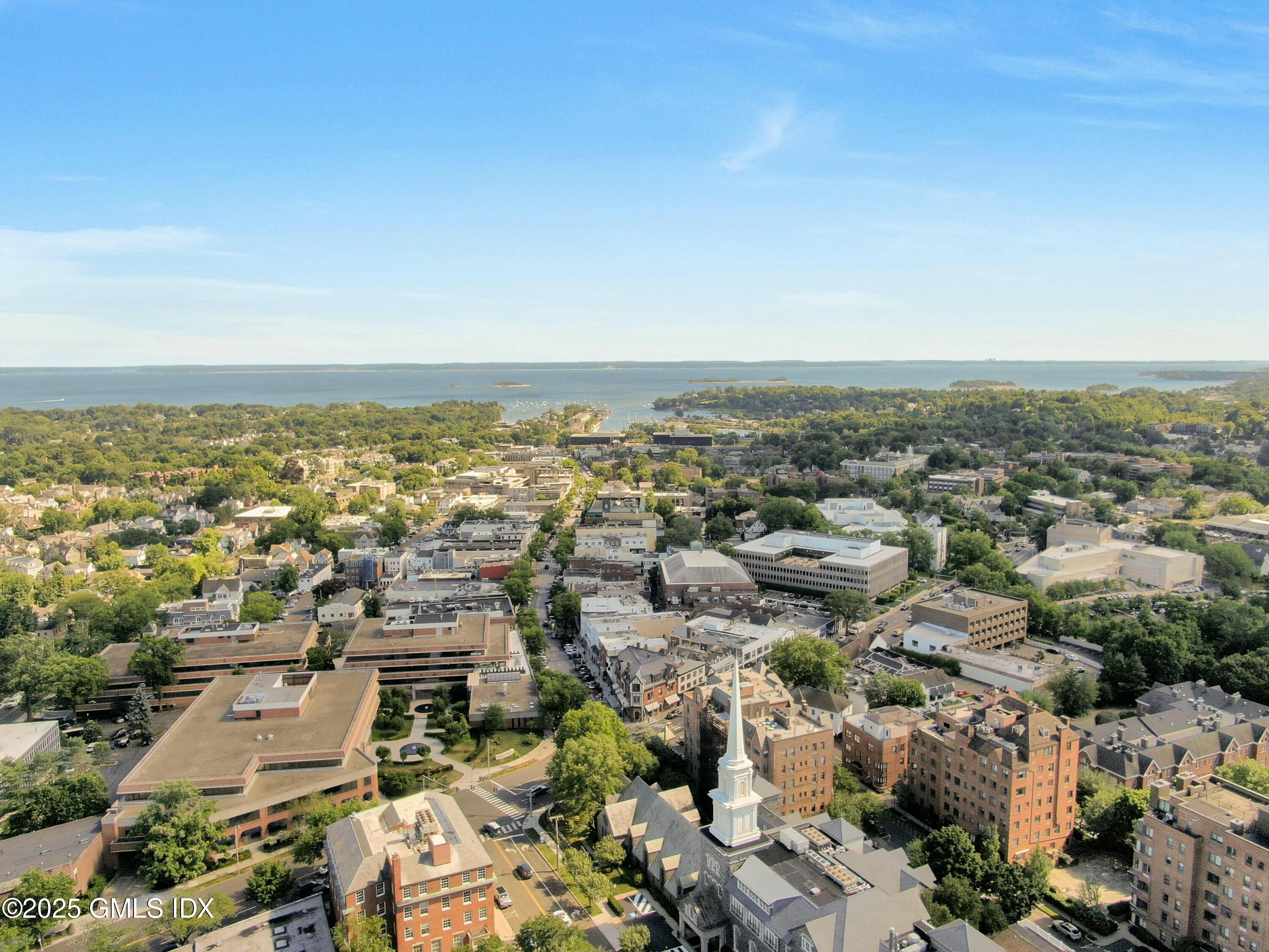 47 Lafayette Place, Unit 3H Greenwich, CT 06830 - Photo 13 of 18 an aerial view of multiple house