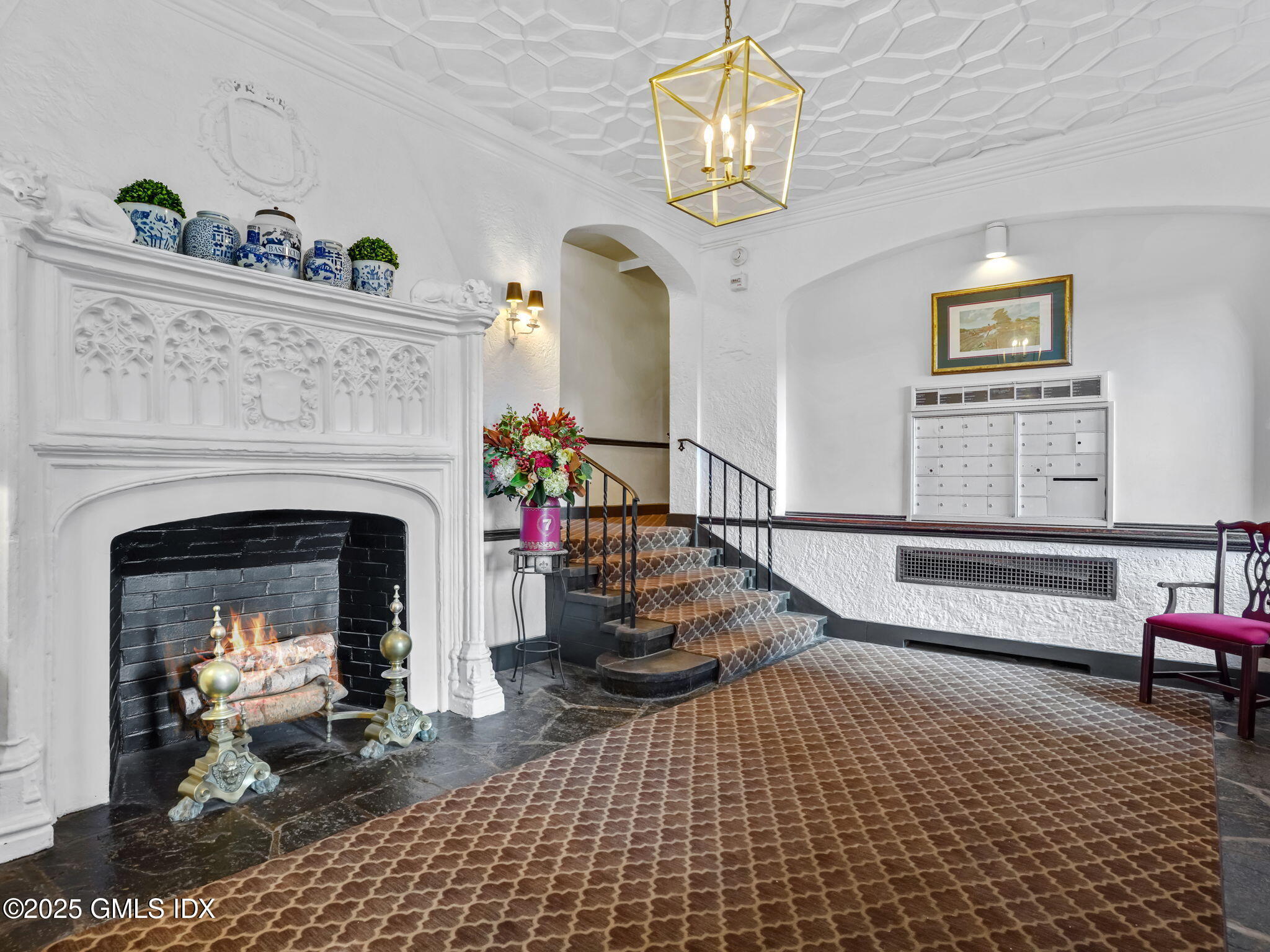 47 Lafayette Place, Unit 3H Greenwich, CT 06830 - Photo 14 of 18 a living room with furniture