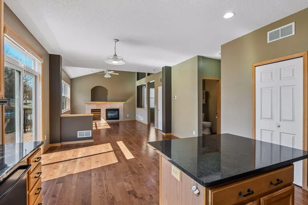 $525,000 | 18059 89th Place North, Maple Grove, MN 55311