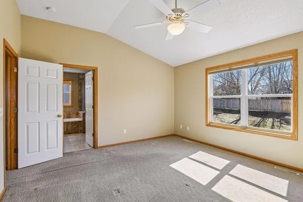 $525,000 | 18059 89th Place North, Maple Grove, MN 55311