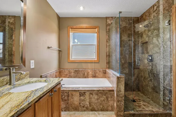 $525,000 | 18059 89th Place North, Maple Grove, MN 55311