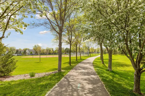 $525,000 | 18059 89th Place North, Maple Grove, MN 55311