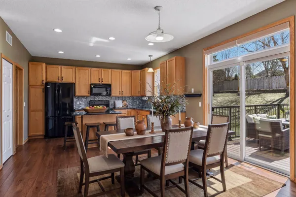 $525,000 | 18059 89th Place North, Maple Grove, MN 55311