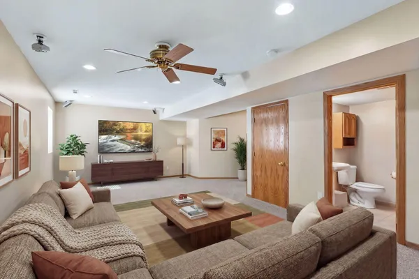 $525,000 | 18059 89th Place North, Maple Grove, MN 55311