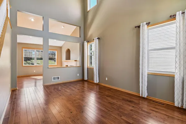 $525,000 | 18059 89th Place North, Maple Grove, MN 55311