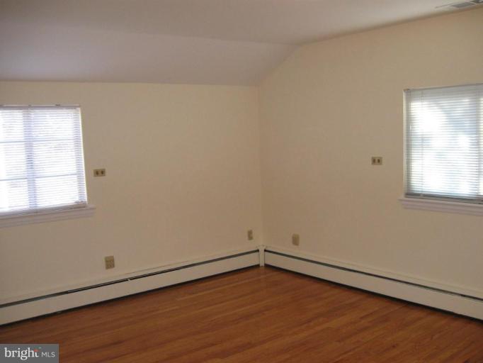 5319 Wakefield Road Bethesda, MD 20816 - Photo 16 of 29 Spacious Master w/ walk-in closet