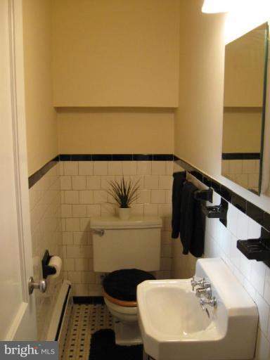 5319 Wakefield Road Bethesda, MD 20816 - Photo 25 of 29 Main level half bath