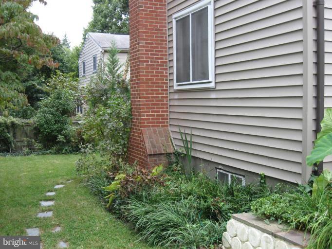 5319 Wakefield Road Bethesda, MD 20816 - Photo 28 of 29 Backyard