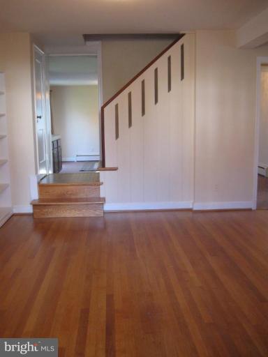 5319 Wakefield Road Bethesda, MD 20816 - Photo 4 of 29 Entryway to large living room