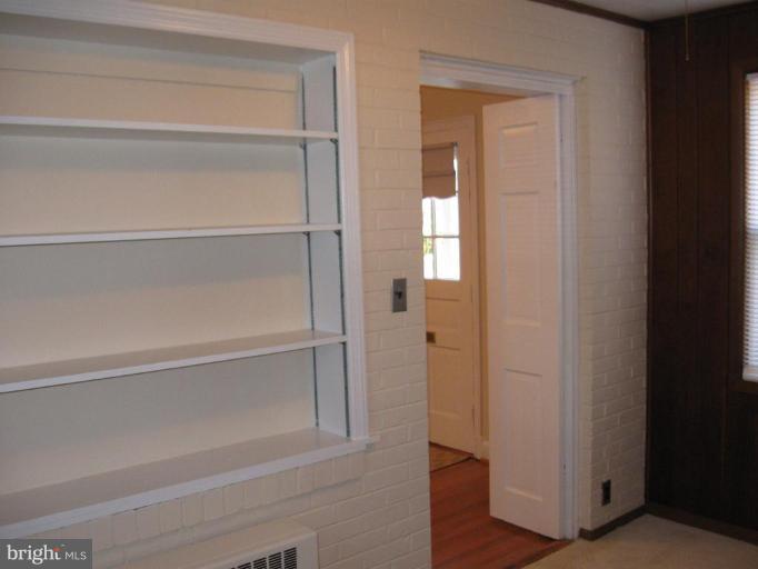 5319 Wakefield Road Bethesda, MD 20816 - Photo 9 of 29 Den off Living Rm with bood case
