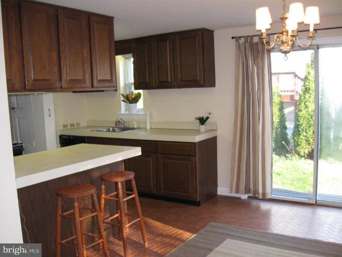 5319 Wakefield Road Bethesda, MD 20816 - Photo 10 of 29 Large kitchen/dining area