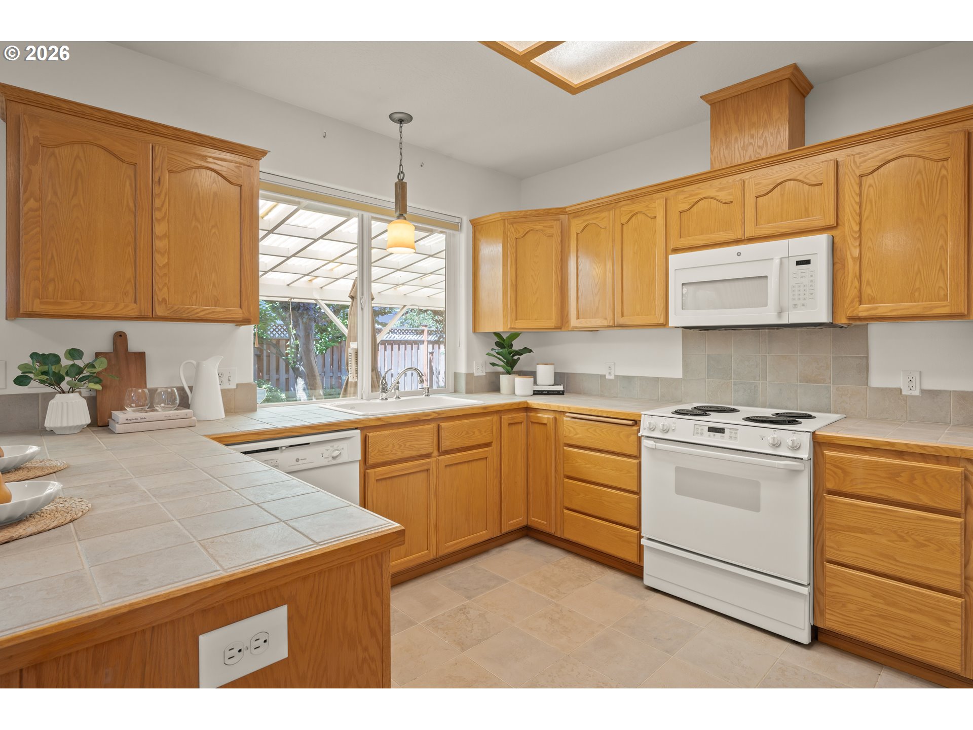 1376 Andersen Lane Eugene, OR 97404 - Photo 14 of 43