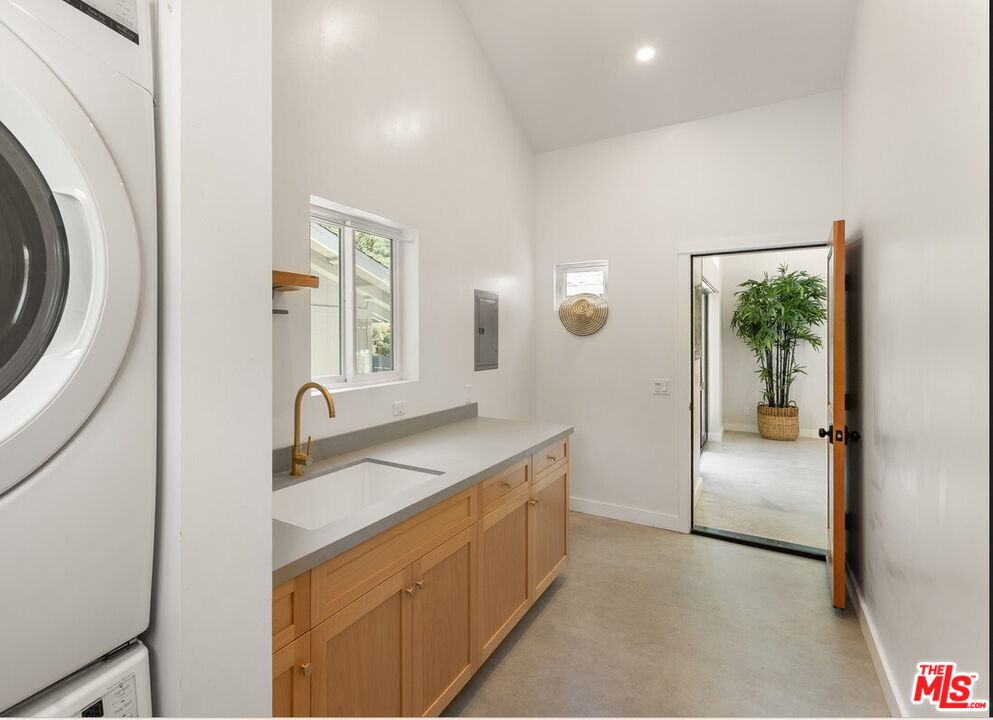 606 Thrift Road Malibu, CA 90265 - Photo 21 of 25
