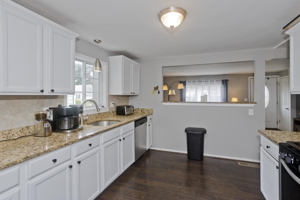 156 Powell Avenue Springfield, MA 01118 - Photo 13 of 37 Gallery Image 13