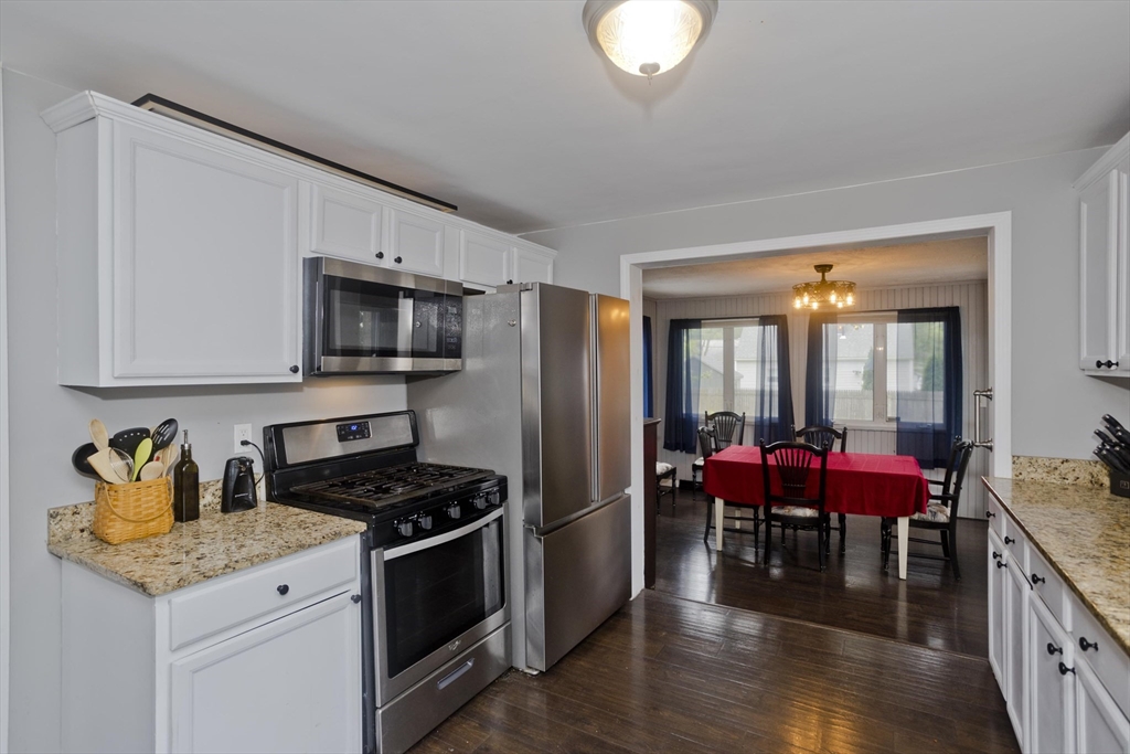 156 Powell Avenue Springfield, MA 01118 - Photo 16 of 37 Gallery Image 16