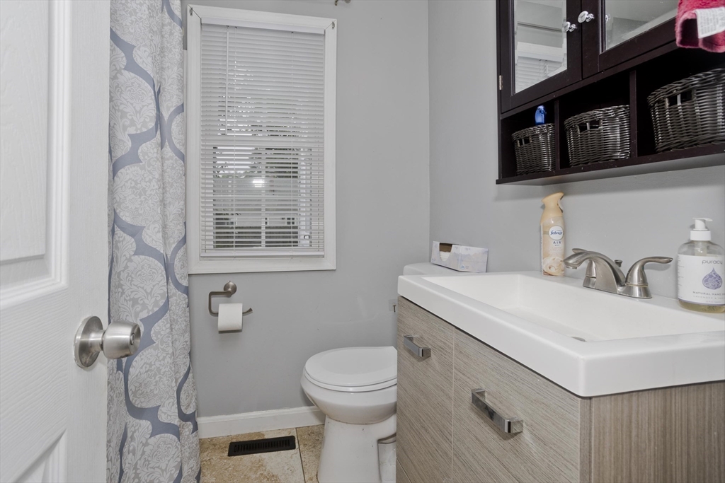 156 Powell Avenue Springfield, MA 01118 - Photo 21 of 37 Gallery Image 21
